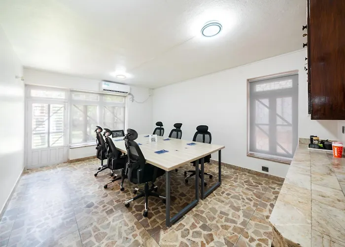ホステル Draper Startup House *