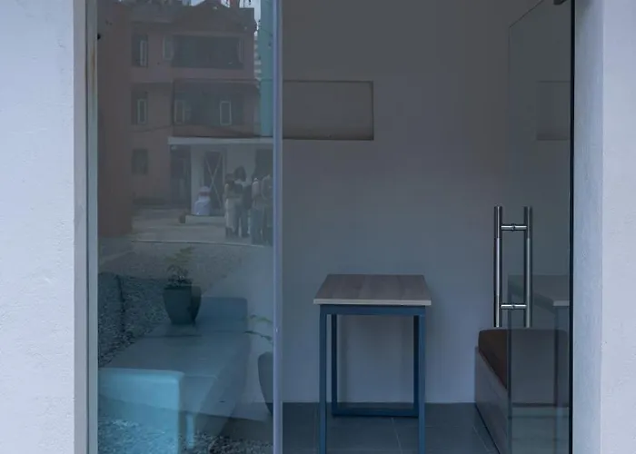 Draper Startup House * カトマンズ